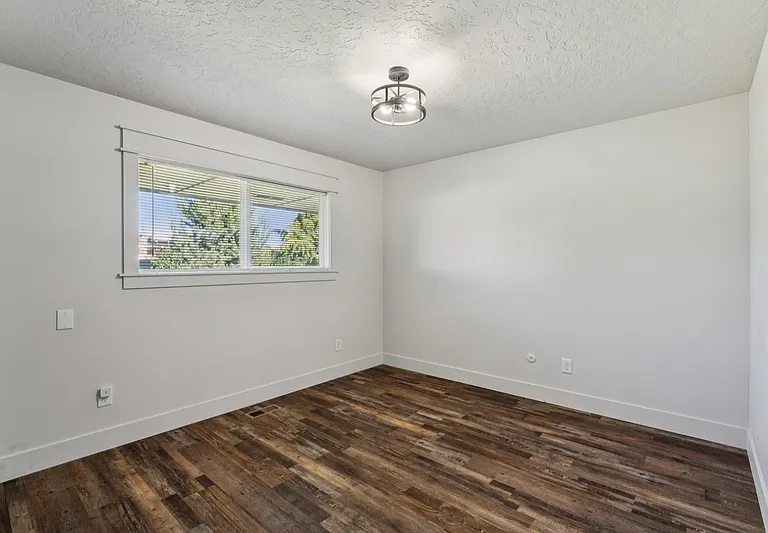 10996 Willis Rd — Photo 8