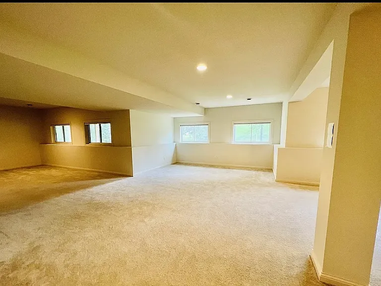 16499 Beverly Dr — Photo 42