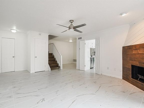 2nd image of 851 Dublin Dr APT A
