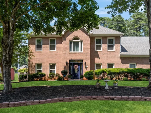 1668 Stony Creek Way SW, Lilburn, GA 30047