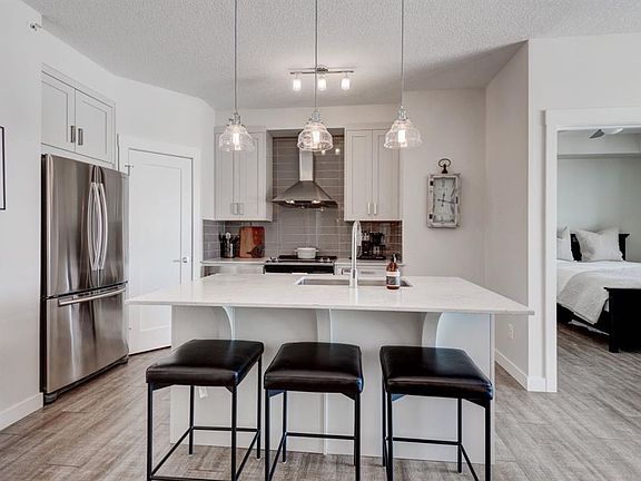 3rd image of 10 SW Walgrove Walk SE #421