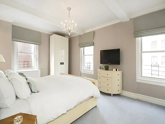 Sold by Sotheby's International Realty | media 6