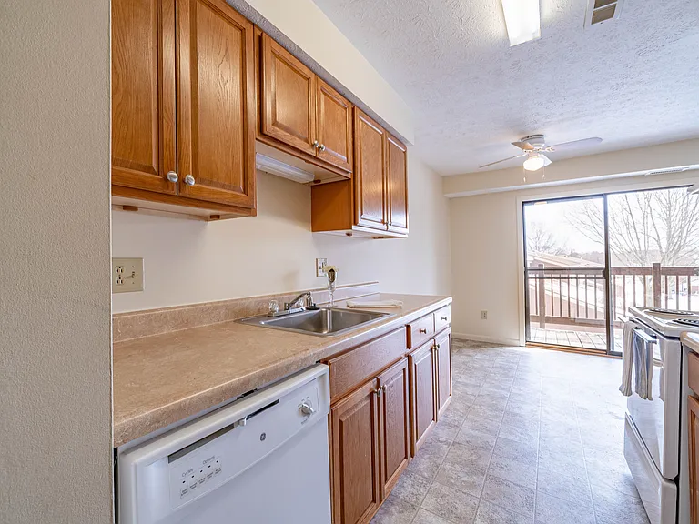 Viking Apartments and Townhomes — Photo 25