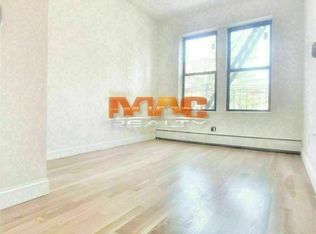 22-42 27th St #3R, Astoria, NY 11105