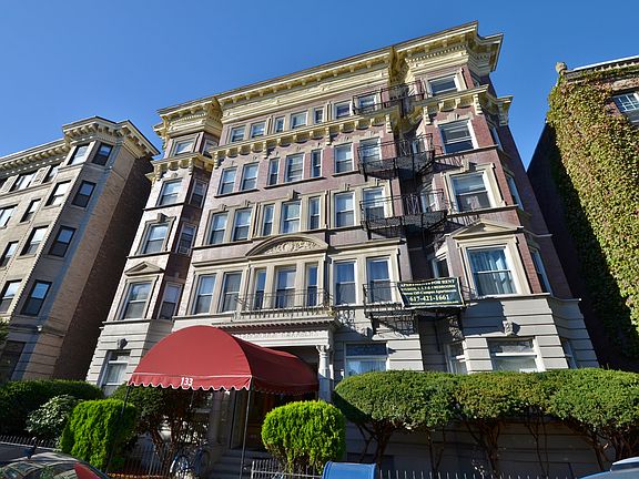 2nd image of 111 Peterborough St #5