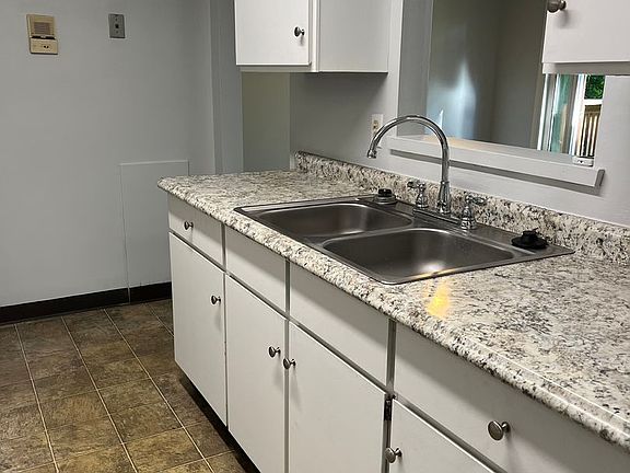 4th image of 1461-69 Hillcrest Dr #1467-43