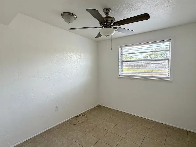 8574 94th Ave — Photo 9