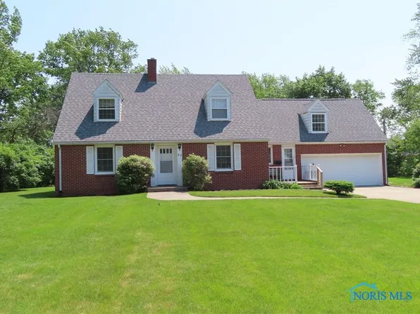 817 Oakwood Ave, Bryan, OH 43506