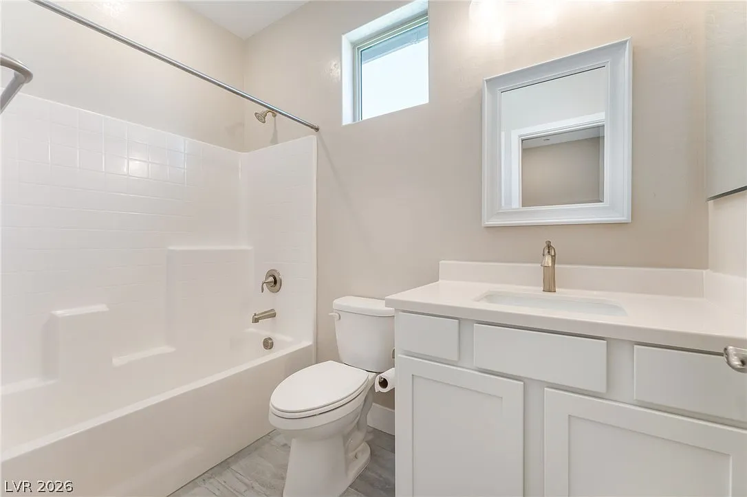 2 bed, 2.0 bath, 1377 sqft, $2,400 — Photo 4