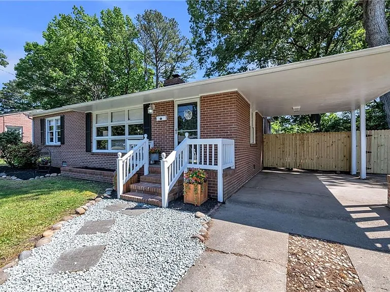 116 Henry Clay Rd — Photo 2