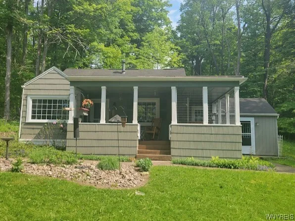 251 Falls Rd, West Falls, NY 14170