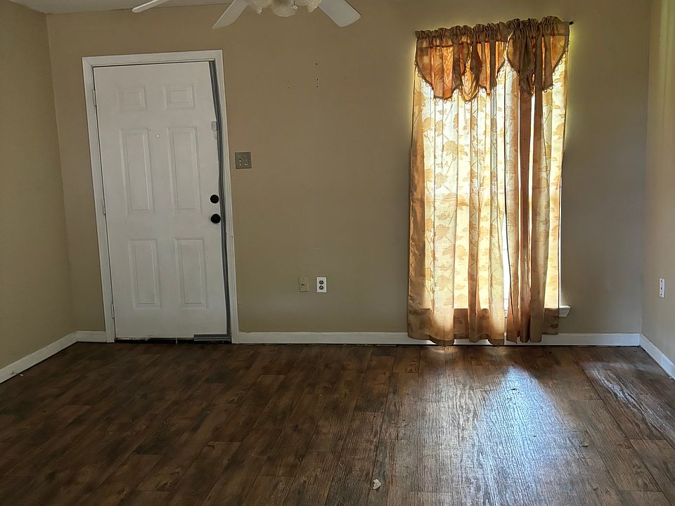 2nd image of 227 Cappel Ln