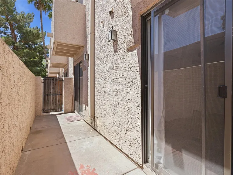 3102 E Clarendon Ave #110 — Photo 25