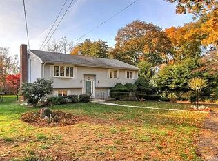 496 Dogwood Rd, Orange, CT 06477