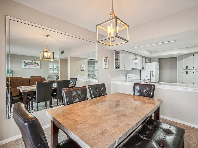 1901 Clifford St #1201 — Photo 9