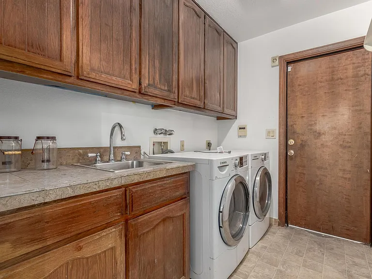 805 W Toledo St — Photo 38