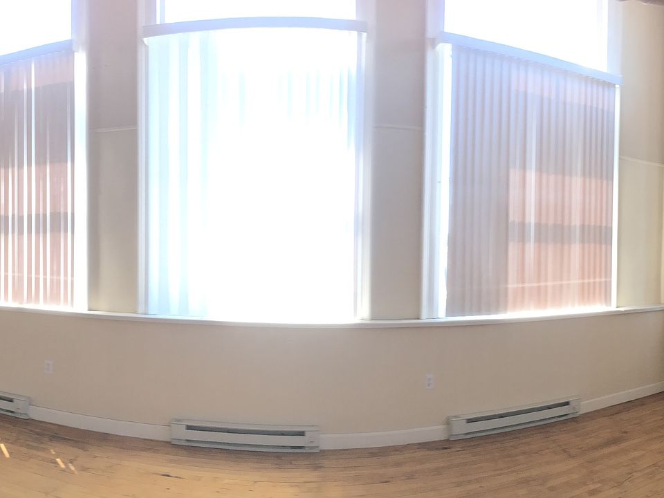 Living Room / Kitchen