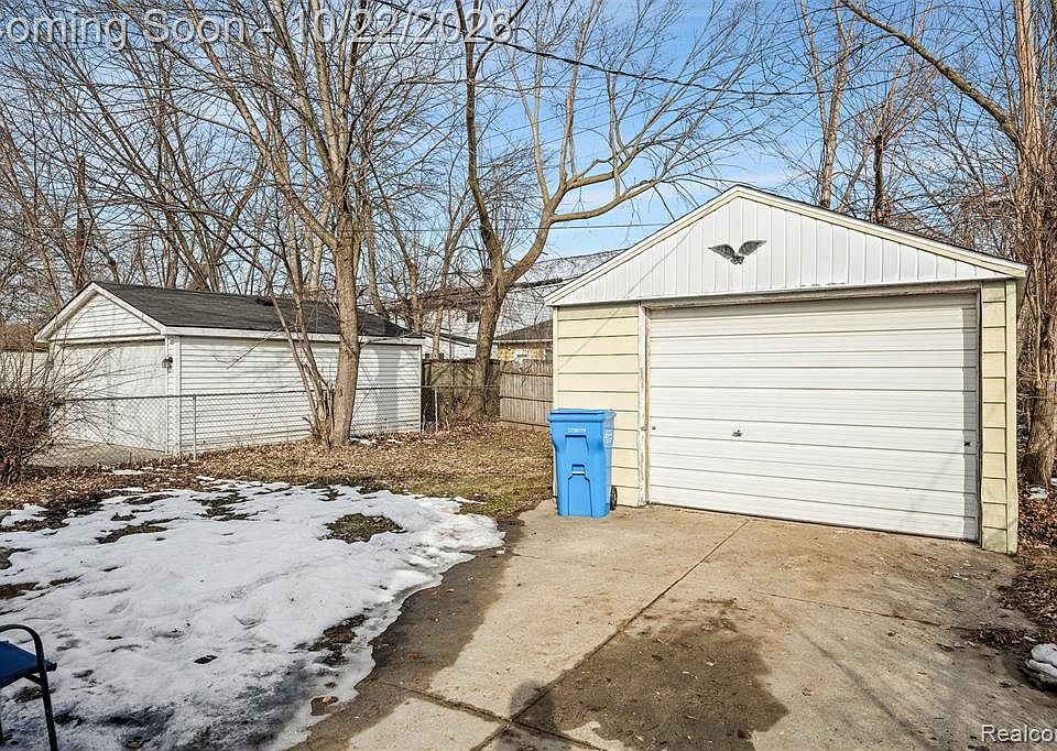 623 E Brockton Ave, photo 15
