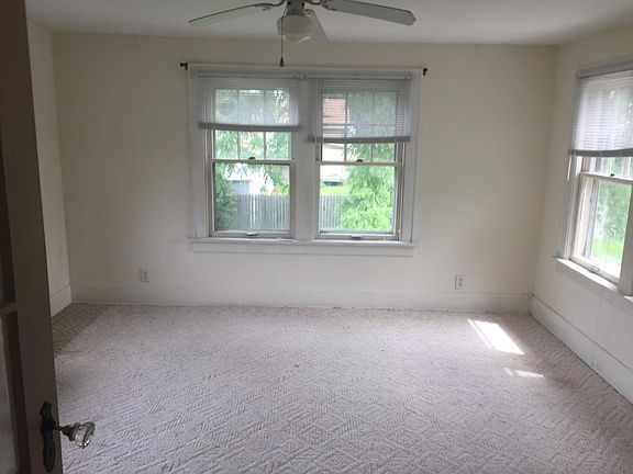 3rd image of 1325 E Holmes St APT 4