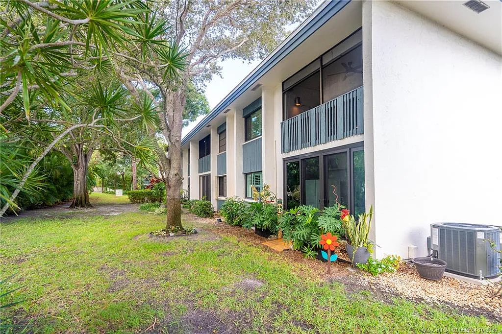 2 bed, 2.0 bath, 1300 sqft, $3,400 — Photo 4