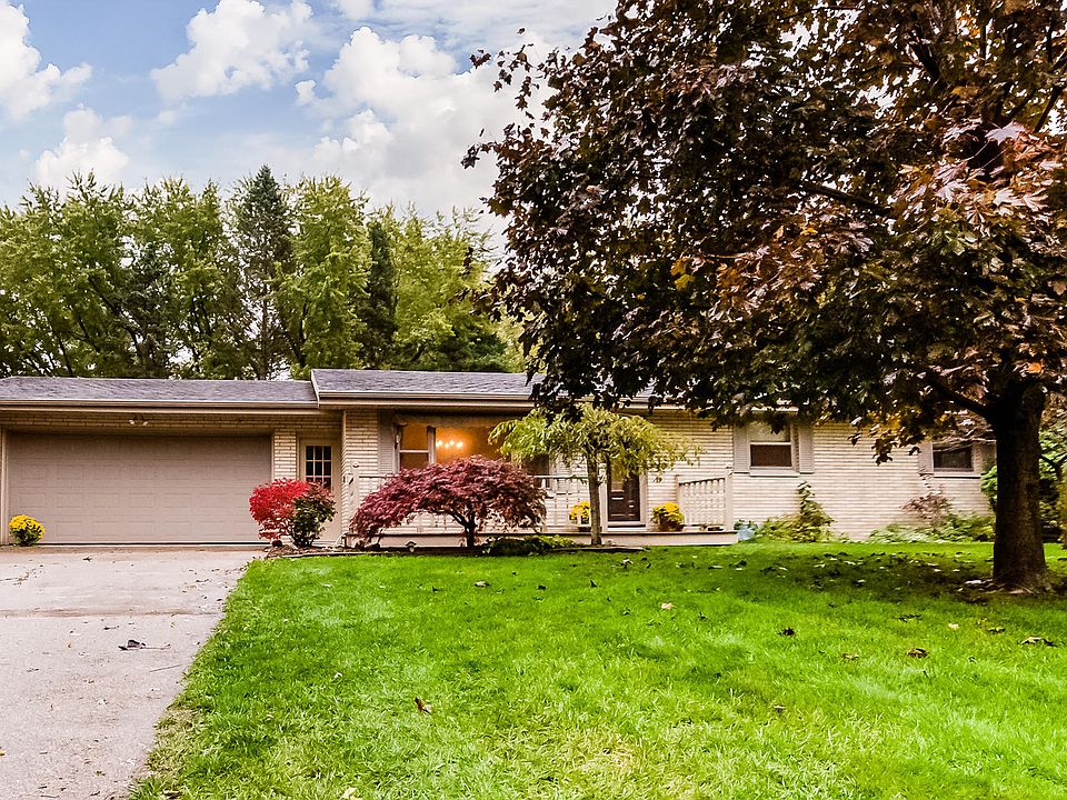 1st image of 5667 E Hiawatha Ln