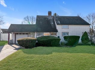 8 Straight Lane, Levittown, NY 11756