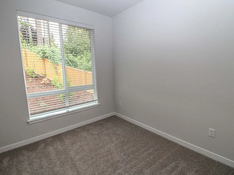 10942 NE 189th Pl #G — Photo 13