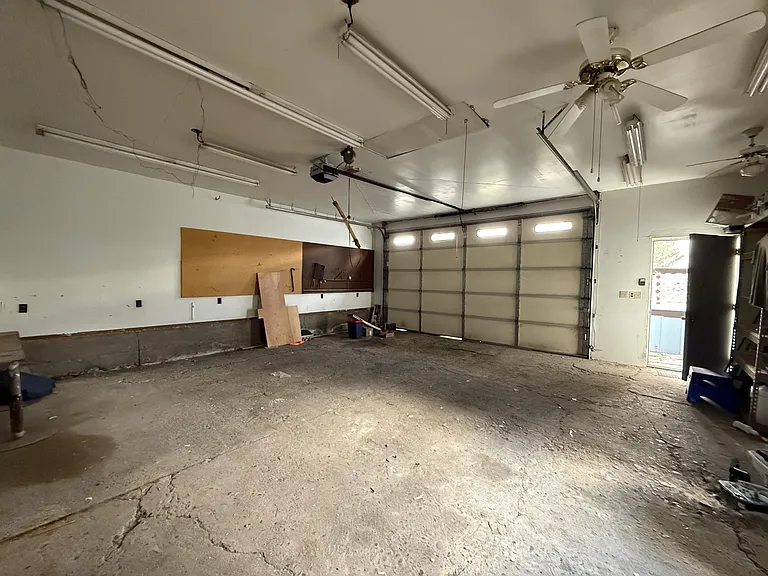 502 N H St — Photo 13