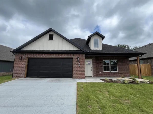 403 W Hondo St, Siloam Springs, AR 72761