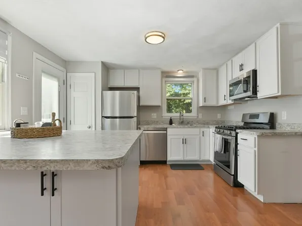 40 Oregon Rd, Tewksbury, MA 01876