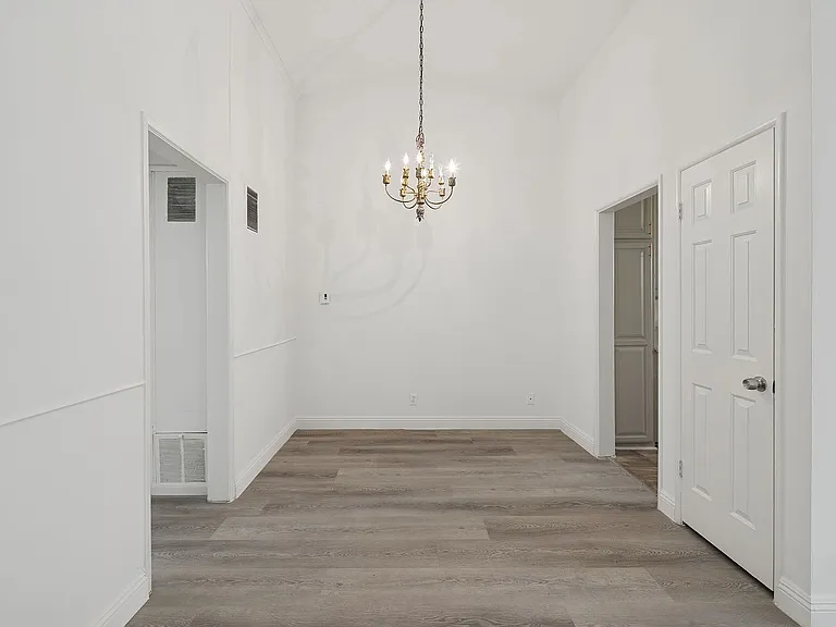 333 S Rexford Dr #5 — Photo 6