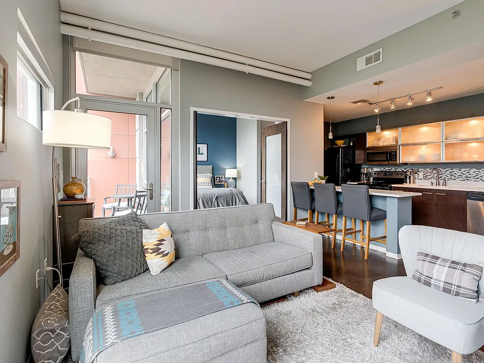 2115 Yeaman Pl #203