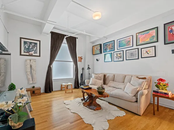 335 West 38th Street image 18 of 21