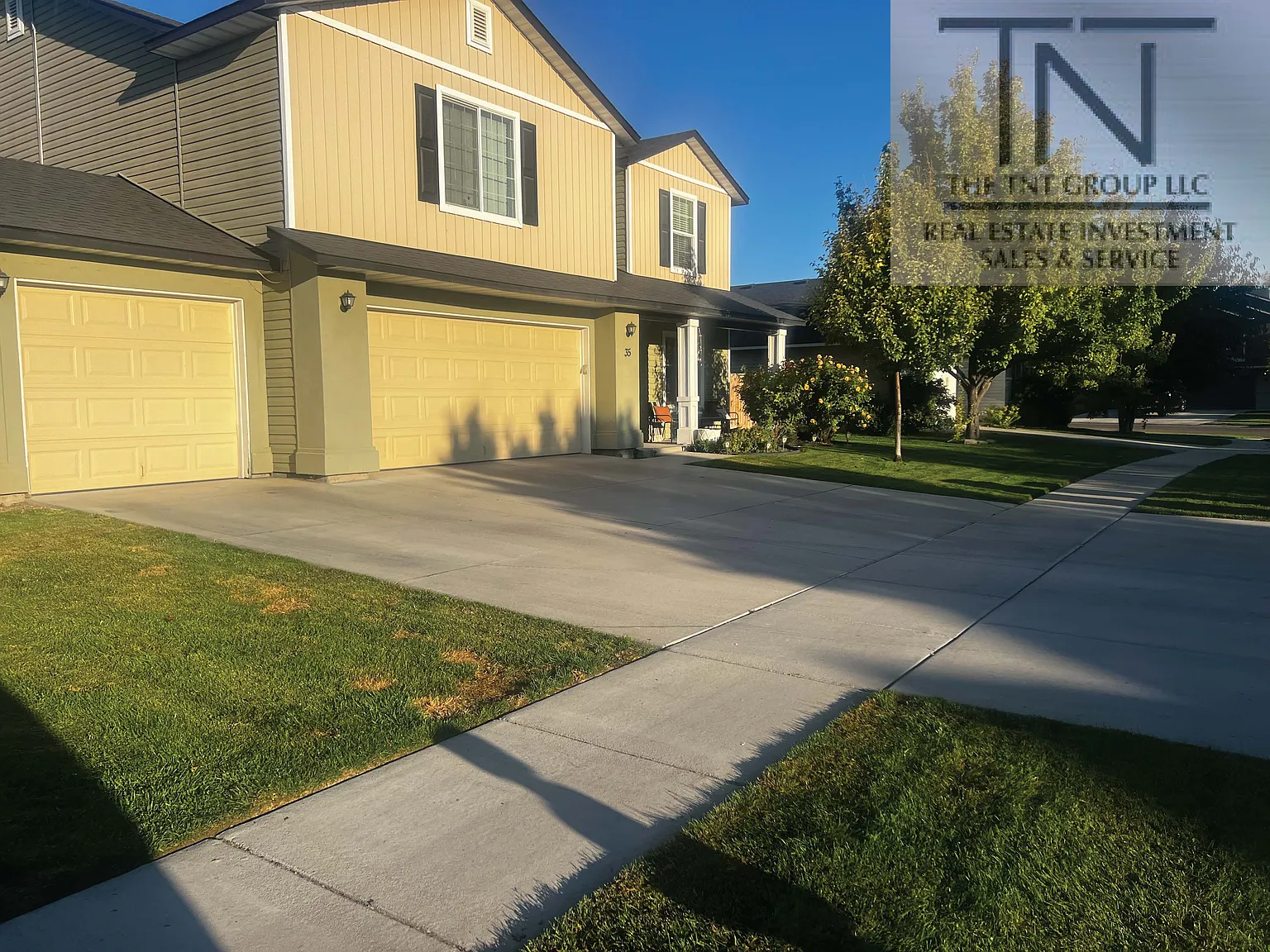4 bed, 2.5 bath, 2293 sqft, $2,300 — Photo 2