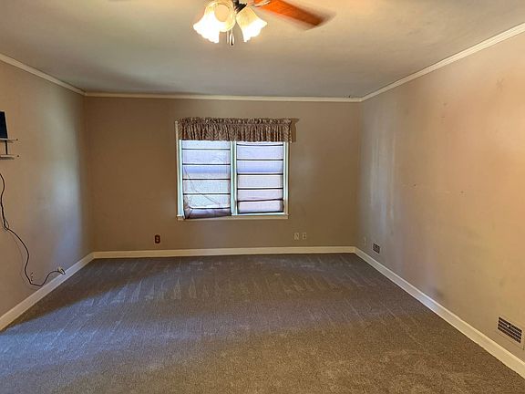 4th image of 206 S F St