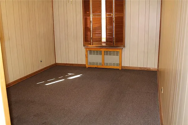 Sold by MVM Realty Services LLC | media 10