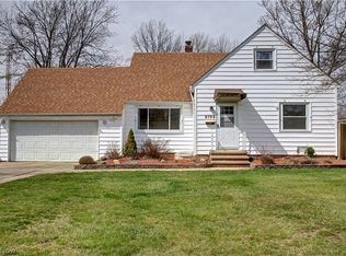 6796 Charles Rd, North Olmsted, OH 44070