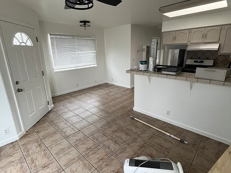 137 Grant St — Photo 8