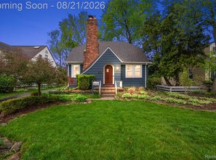 1368 Cedar Dr, Birmingham, MI 48009