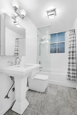 Rented by Christie's International Real Estate Group, LLC | media 6