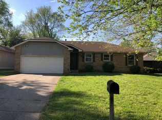 1239 E Carleton St, Springfield, MO 65804