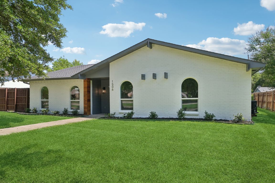 W Spring Creek Pkwy-1706-003.jpg