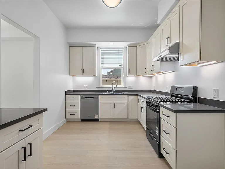 1533 Lafayette St #3 — Photo 17