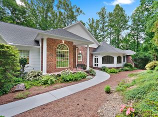 135 Connemara Overlook Dr, Hendersonville, NC 28739