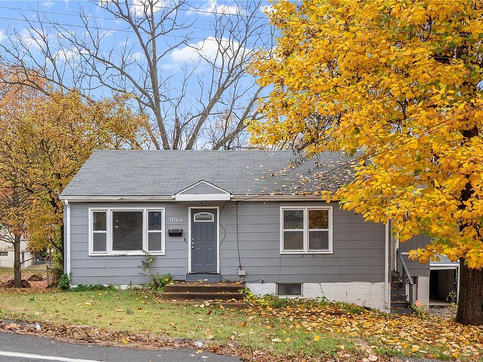 2nd image of 9764 Lilac Dr