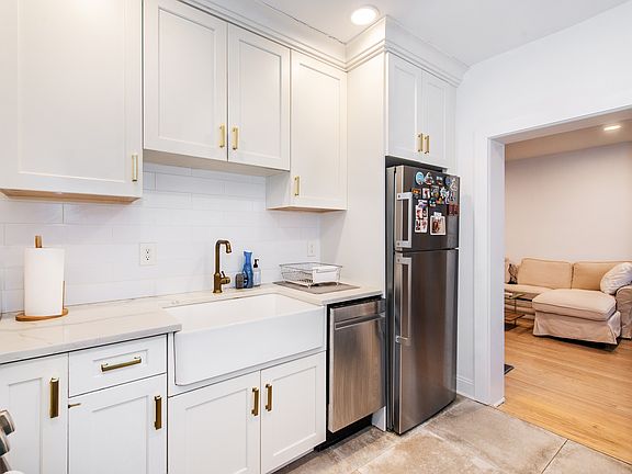 2nd image of 378 Claremont Ave APT 1