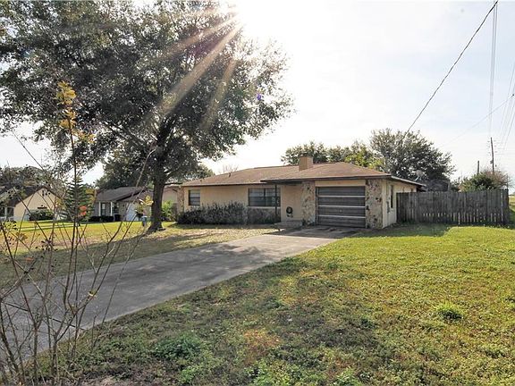 2nd image of 712 Oak Ln