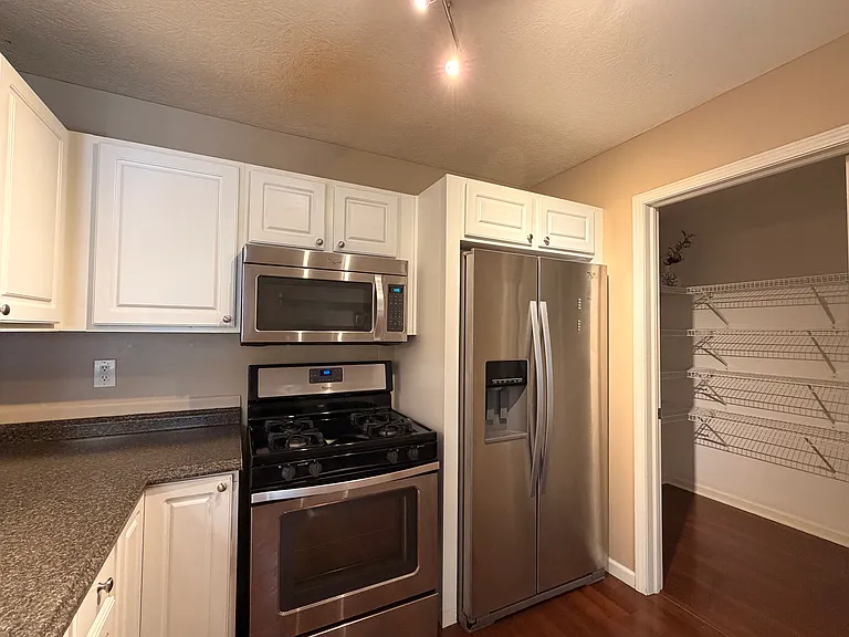 7408 Cayman Ln — Photo 5