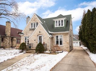 4714 N Sheffield Ave, Shorewood, WI