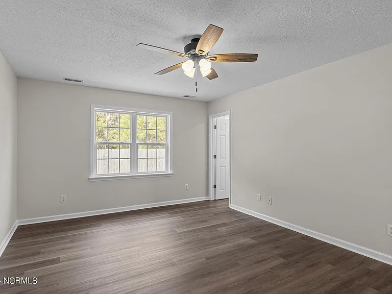 104 Blue Bird Ln — Photo 26